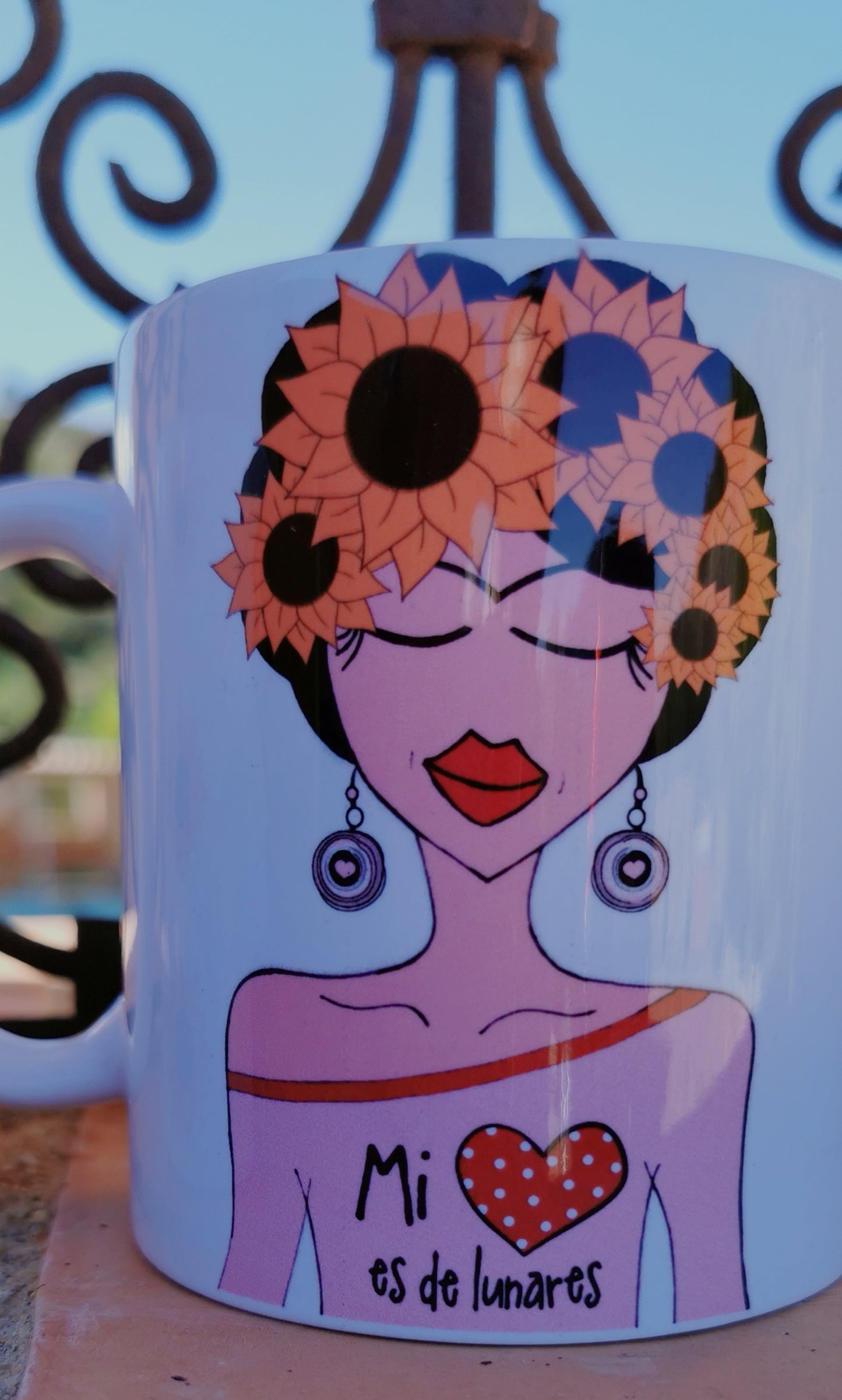 Taza Fridasoles + Mi corazón es de Lunares