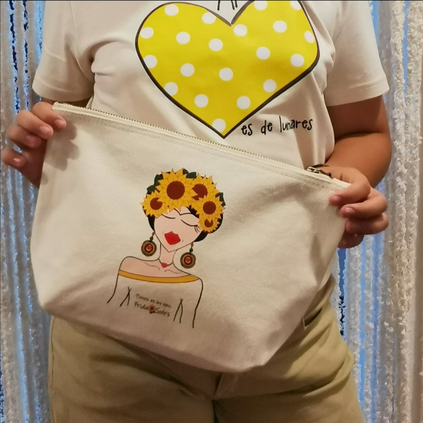 Bolso de mano mediano "Tienes en los ojos FridaSoles"