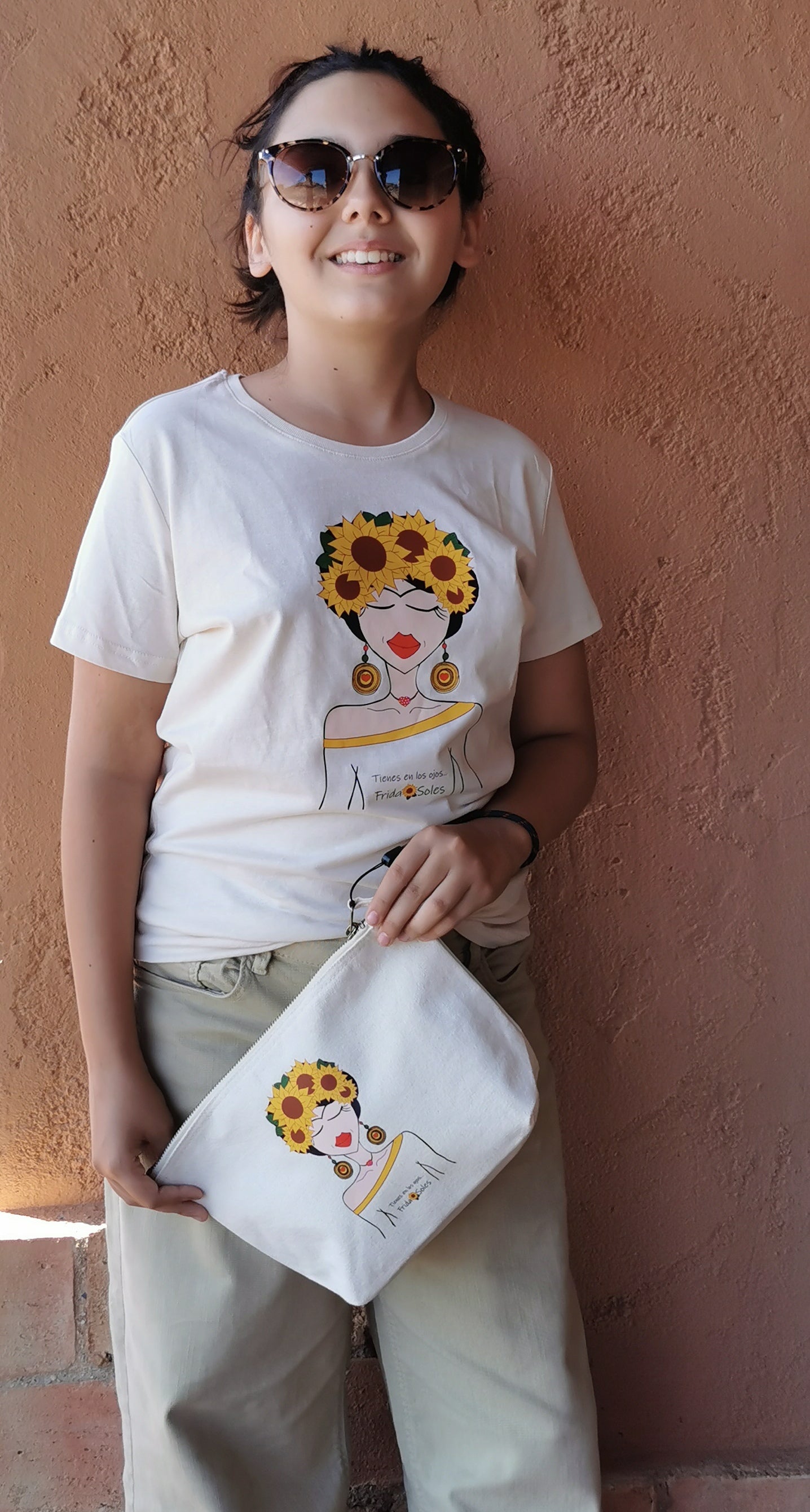 Bolso de mano mediano "Tienes en los ojos FridaSoles"